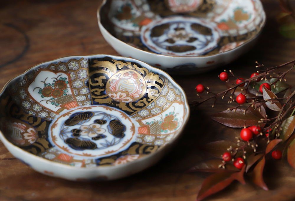 【通り物】繊細な絵付けが美しい伊万里焼の色絵の小皿・豆皿
